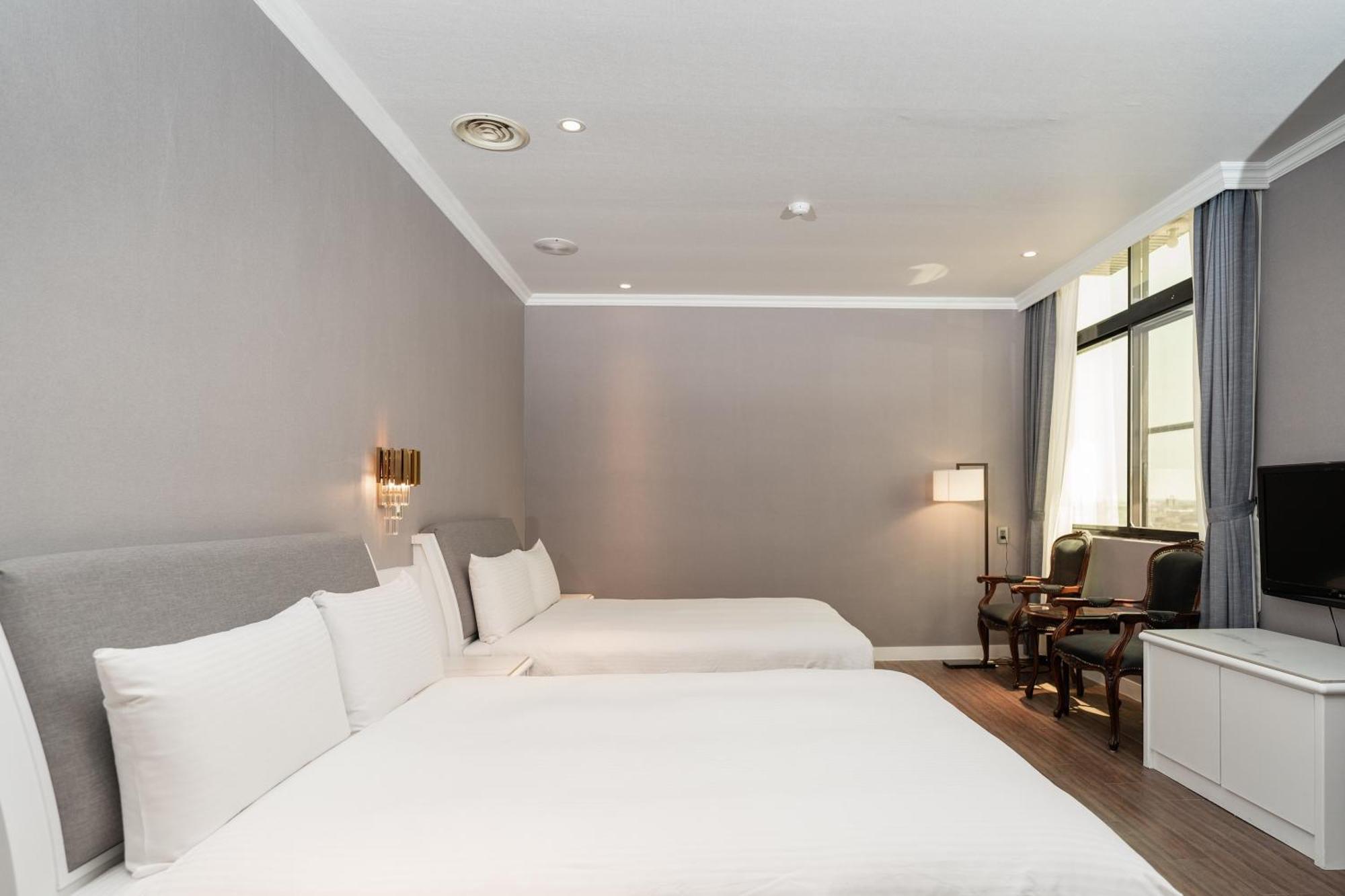 Fu Hsiang Hotel Yilan Buitenkant foto